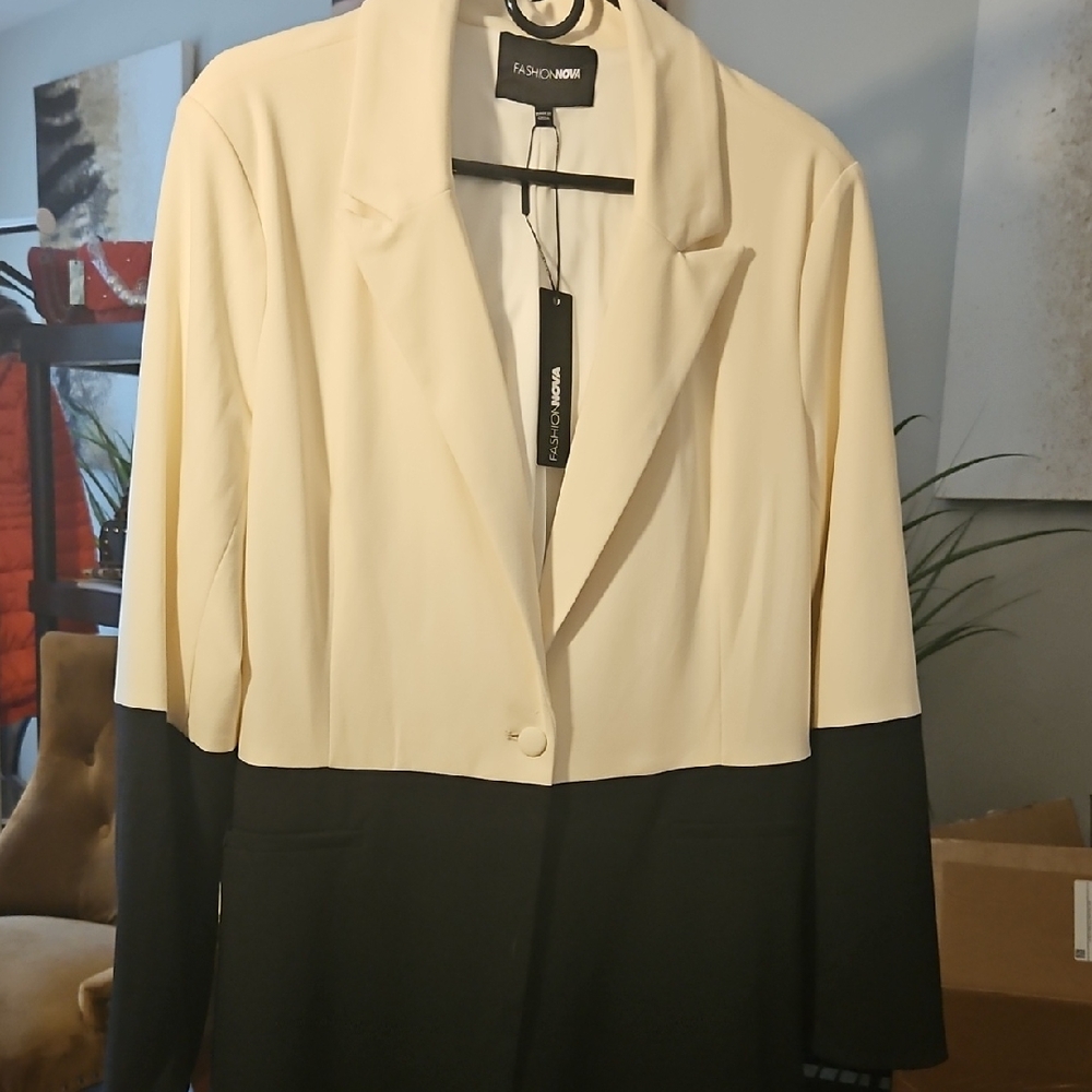 Fashion Nova Two-Tone Black and Cream Blazer